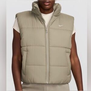 Nike Sportswear Puffer Therma Vest/ Sage /women’s M/ NWT/ $110 Ptp-23”